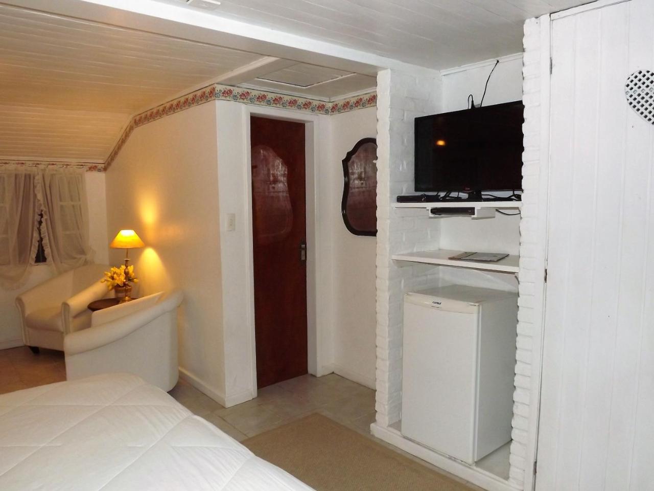 Hotel Vivenda Penedo เปเนโด ภายนอก รูปภาพ